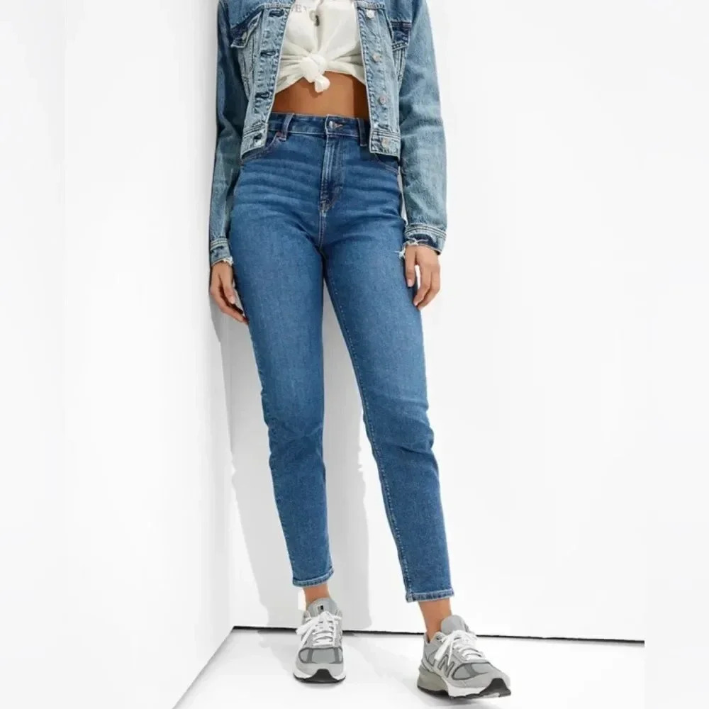 American Eagle High Rise Mom Jeans